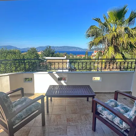 Melissani Karavomylos